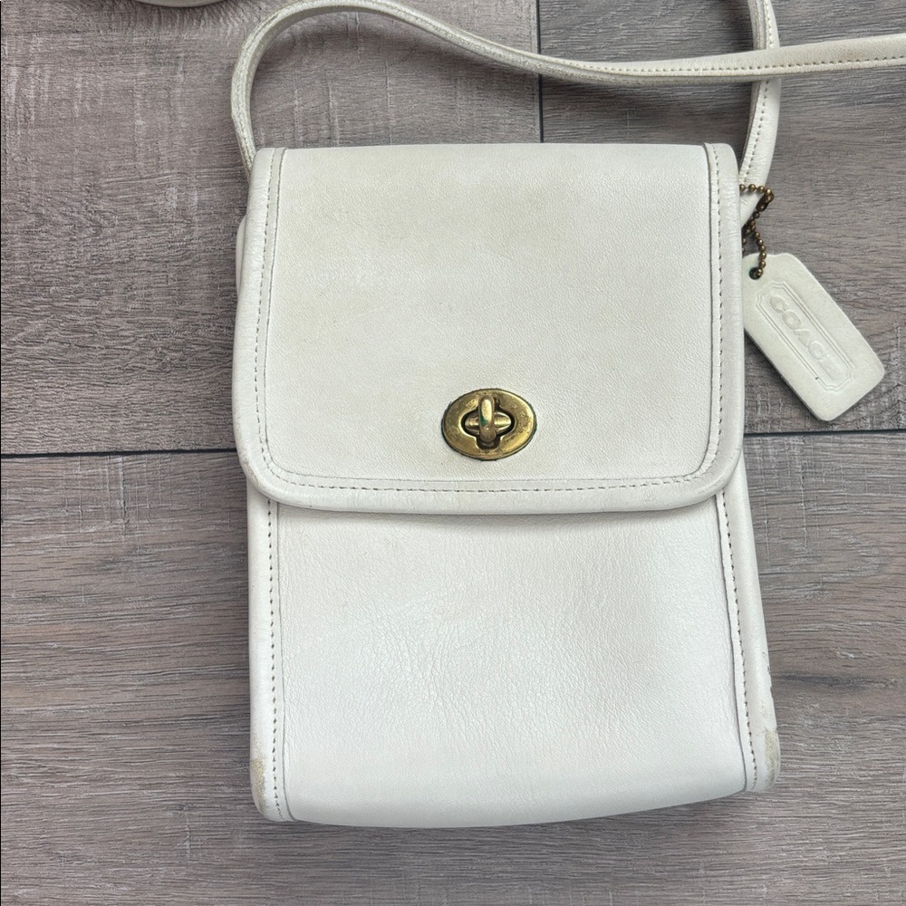 Vintage Coach Scooter Bag in color Bone - Picture 2 of 10
